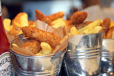 Post image for Weekend specials at Murphyâ€™s Law: Mini fish & chips cup, pub pretzels, bread pudding