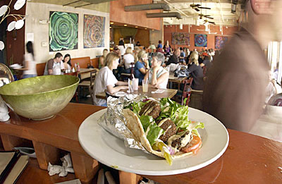 Post image for After 21 years, Pita Jungle’s original location on Apache moving to downtown Tempe
