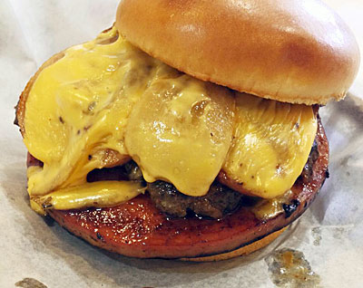 Post image for Wimpy’s Paradise in Chandler introduces three-meat â€˜Spalogniburgerâ€™