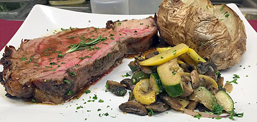 Post image for JC’s Steakhouse in Gilbert adds comfort-food dishes to its menu of steaks & seafood