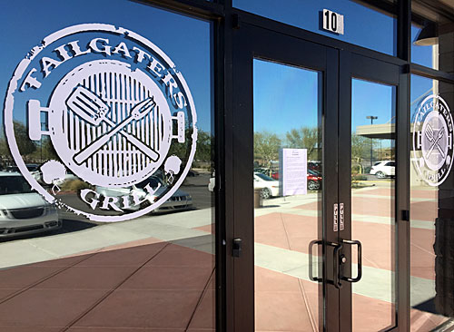Post image for Tailgaters Grill in Gilbert closes when building landlord locks out owners