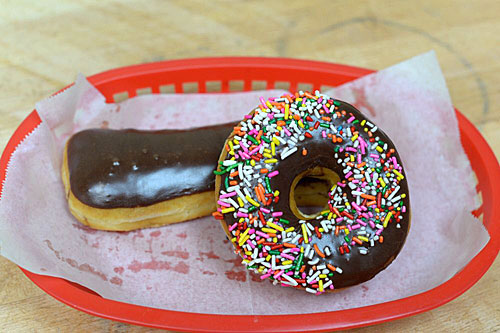 Post image for Donut Worry to give away free doughnuts at Gilbert grand opening Friday