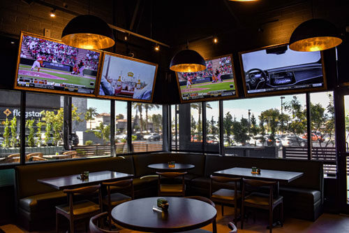 Vintage XIV Wine Bar & Sports Lounge opens in northeast Phoenix